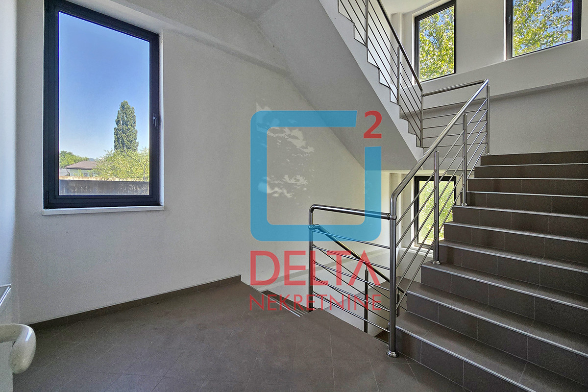 Poslovni objekat / prostor / 1.490m2 / Stup / Ilidža 39