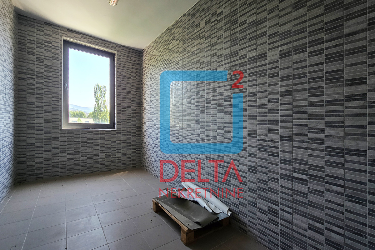 Poslovni objekat / prostor / 1.490m2 / Stup / Ilidža 40