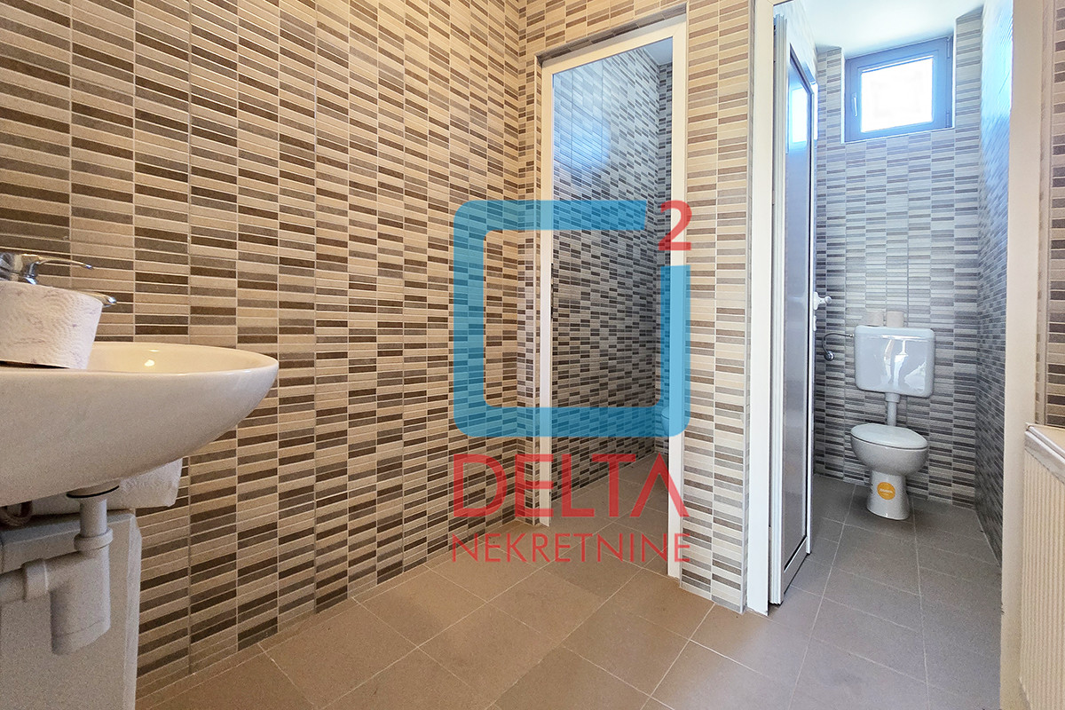 Poslovni objekat / prostor / 1.490m2 / Stup / Ilidža 27