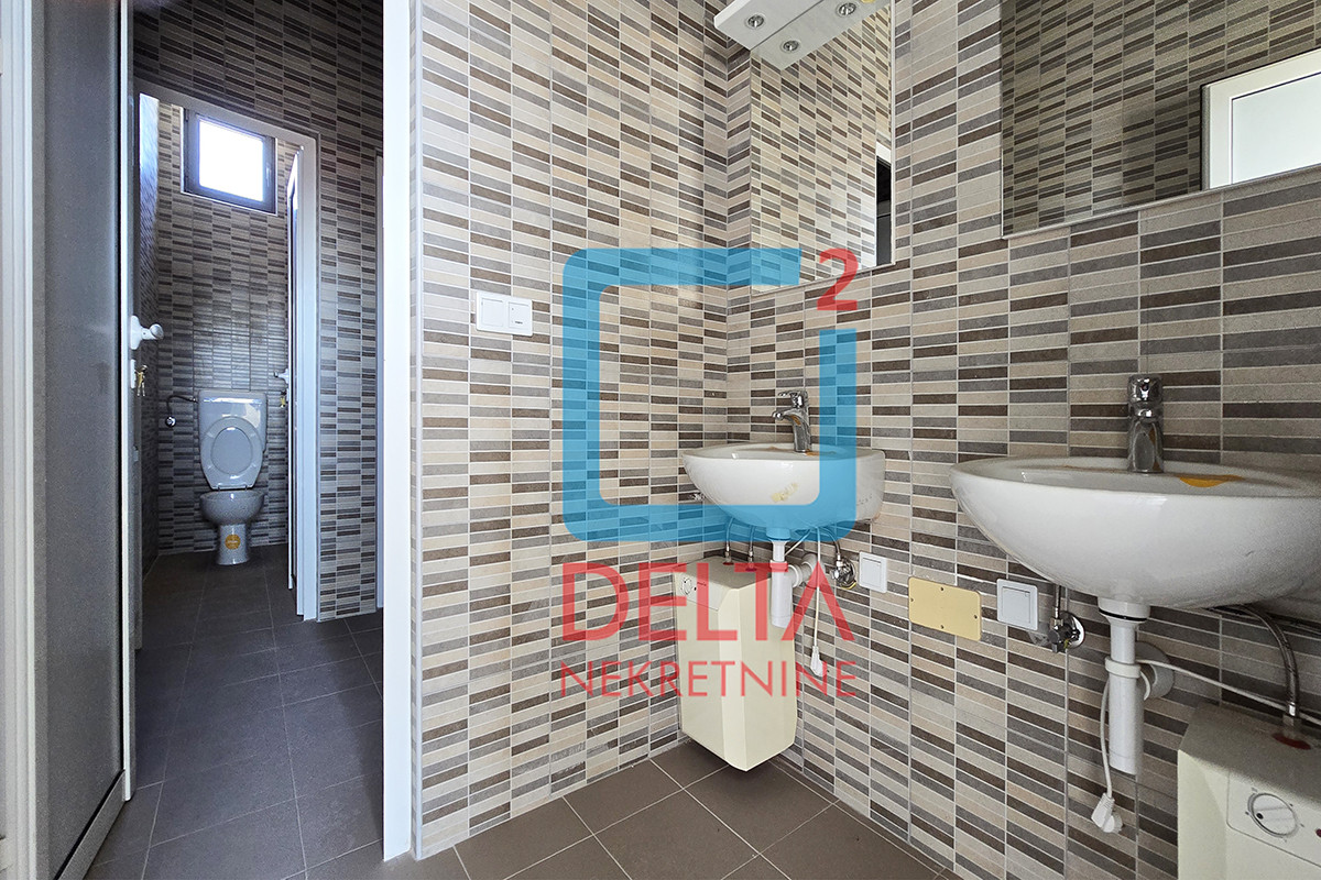 Poslovni objekat / prostor / 1.490m2 / Stup / Ilidža 35
