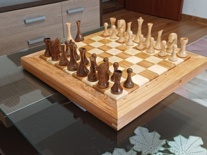 Šah, šahovski set, šahovska garnitura- DUPLE KRALJICE (ručni rad)