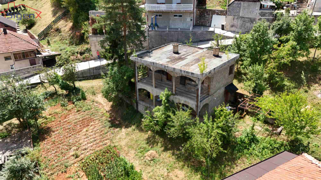 Sigenx prodaje kuću i zemljište/Hrasnica/1100 m2 3