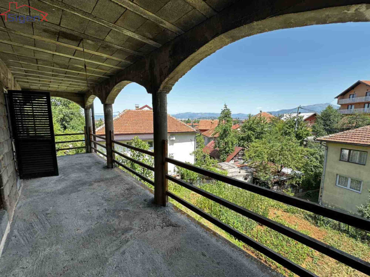 Sigenx prodaje kuću i zemljište/Hrasnica/1100 m2 9