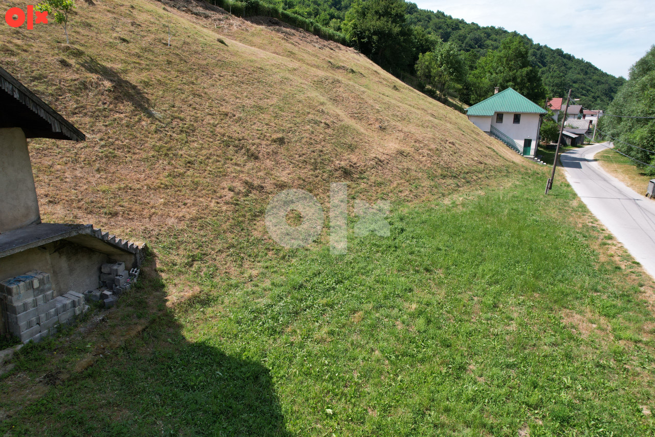 Zemljište u Tarčinu sa dozvolom za gradnju objekta 72m2 2