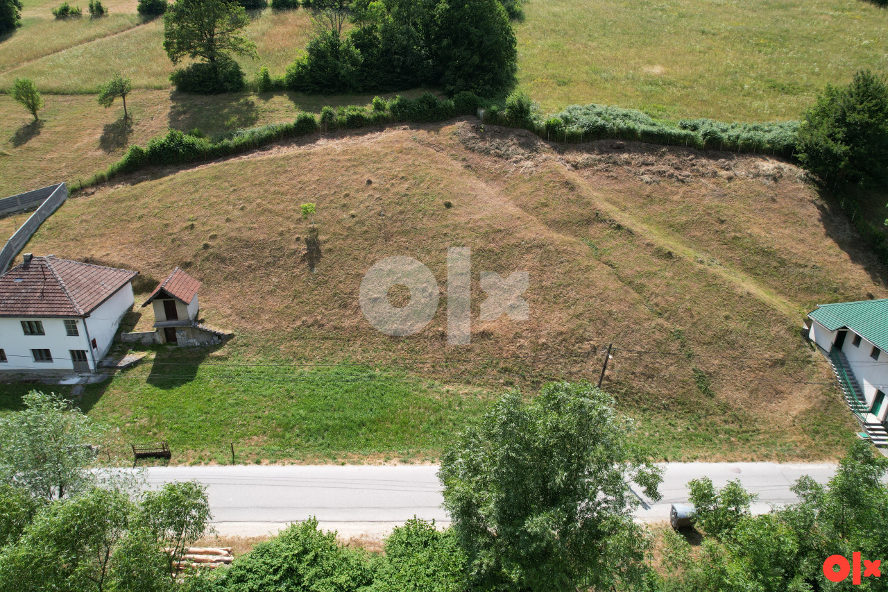 Zemljište u Tarčinu sa dozvolom za gradnju objekta 72m2 3