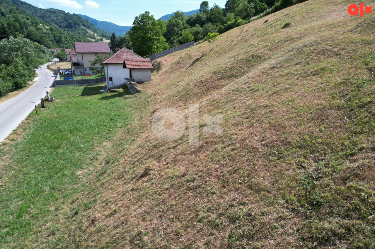 Zemljište u Tarčinu sa dozvolom za gradnju objekta 72m2 4