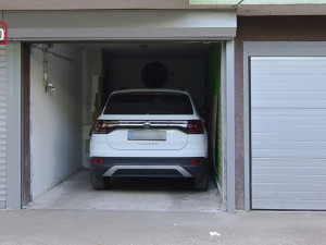 Garaža, 11m2 / Buća Potok, Novi Grad