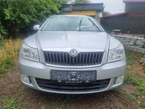Vezni lim prsa hladnjak Škoda Octavia 2011