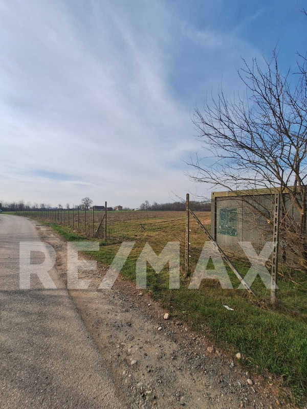 Prodaje se zemljište 14800m2 kod Nove Topole