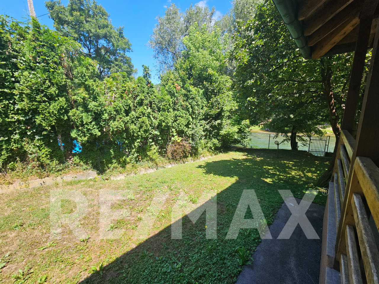 Odlična kuća na obali Vrbasa-plac 838m2+plaža 12