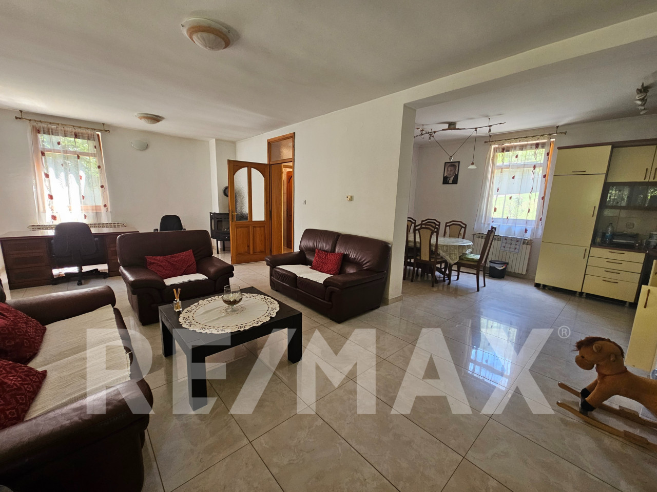 Odlična kuća na obali Vrbasa-plac 838m2+plaža 15