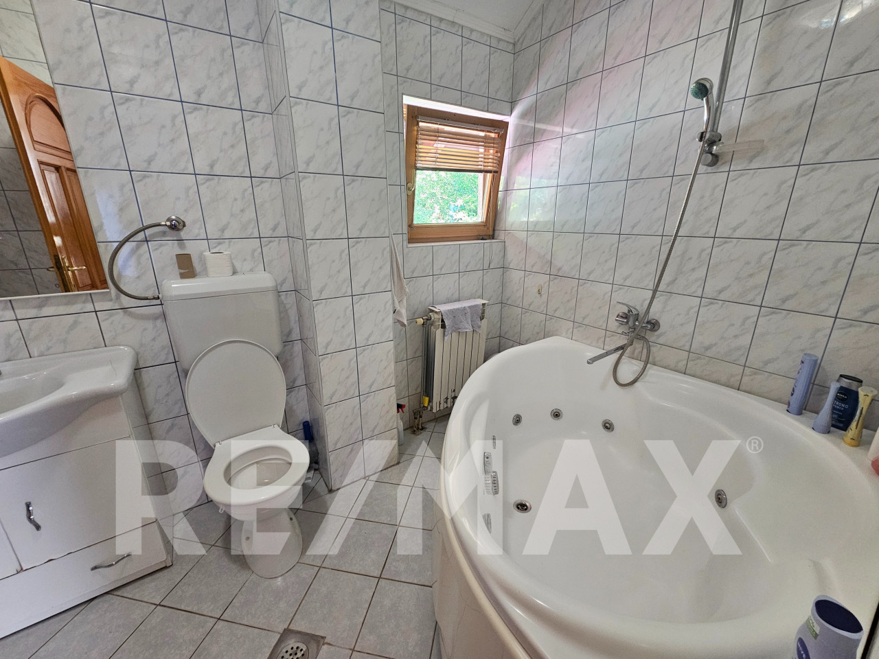Odlična kuća na obali Vrbasa-plac 838m2+plaža 24