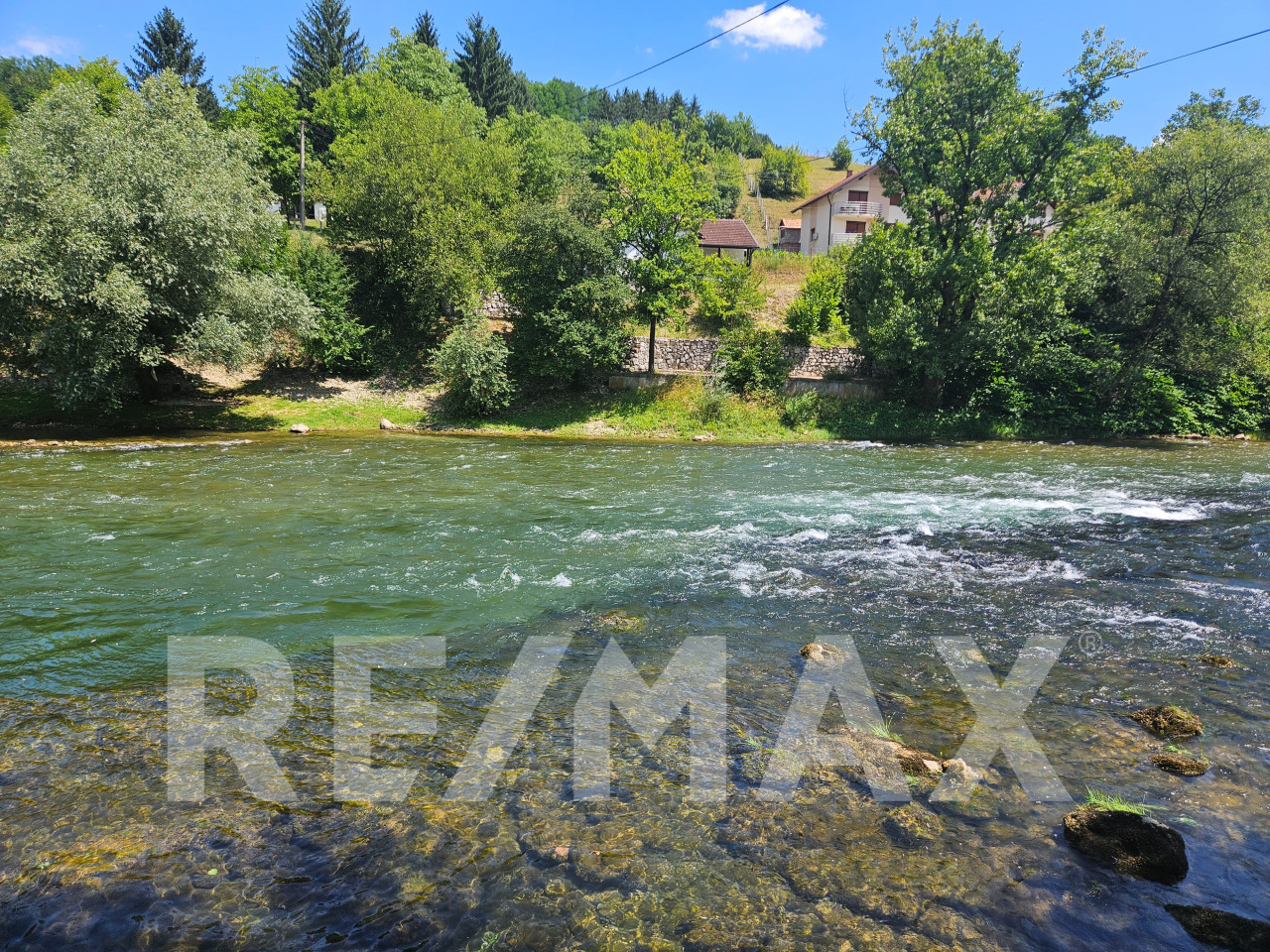 Odlična kuća na obali Vrbasa-plac 838m2+plaža 32