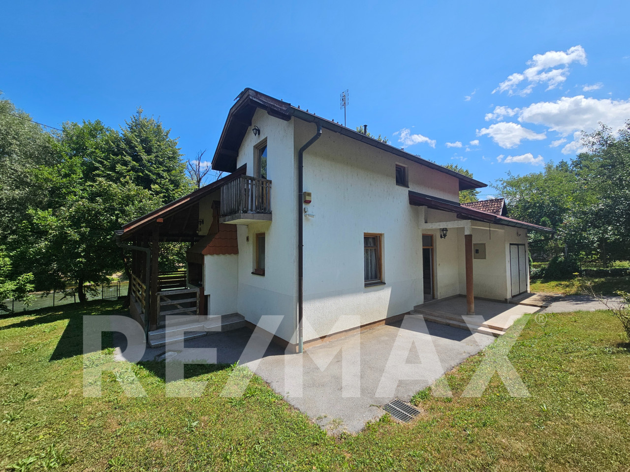 Odlična kuća na obali Vrbasa-plac 838m2+plaža 39