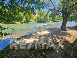 Odlična kuća na obali Vrbasa-plac 838m2+plaža