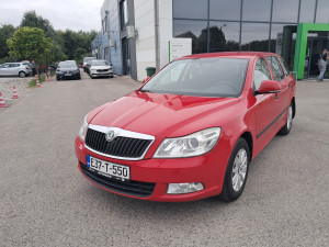 Škoda Octavia 1.6 TDI MAN5 - Autorad doo