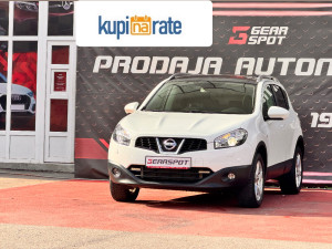 NISSAN QASHQAI 4x4 AUTOMATIK PANORAMA