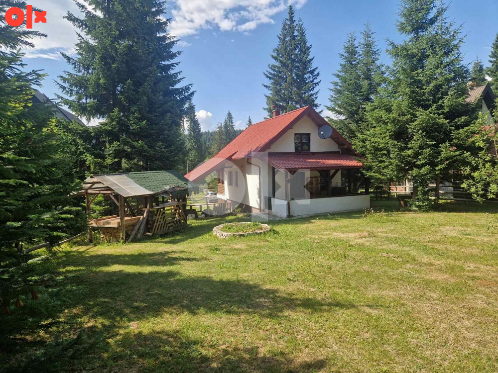 Vikendica Jahorina  Dvorista 1250 m2 plac 1/1