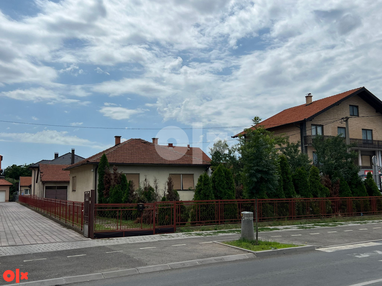PLAC 1000m2 : kuca+pomocni objekat+garaza - STANOVANJE/POSLOVNO 2