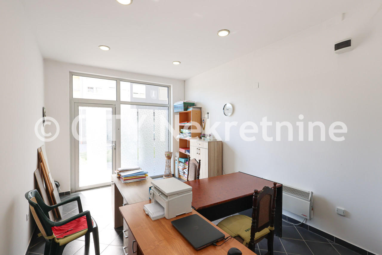 Poslovni prostor - Istočno Sarajevo - Istočna Ilidža - 22 m2 2