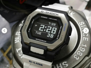 Casio G shock digitalni sat,bijeli,NOVO