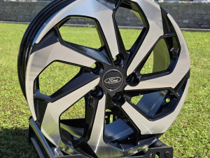 ALU FELGE FORD VOLVO 17 X7.5 5X108 63.4