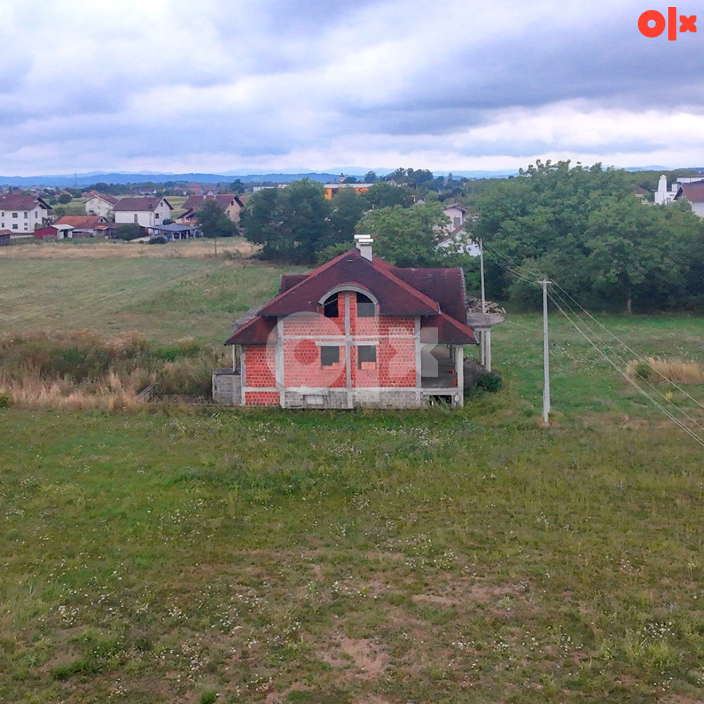 Kuća u osnovi 105m2 sa 3642m2 placem Aleksandrovac 2