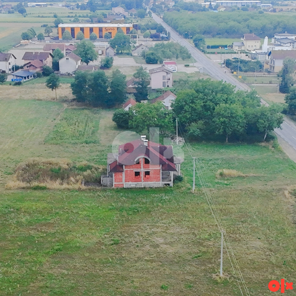 Kuća u osnovi 105m2 sa 3642m2 placem Aleksandrovac 3