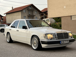 Mercedes-Benz 300D W124