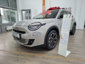 Fiat 600 Hybrid 1.2 E-DCT6 MHEV 145 La Prima