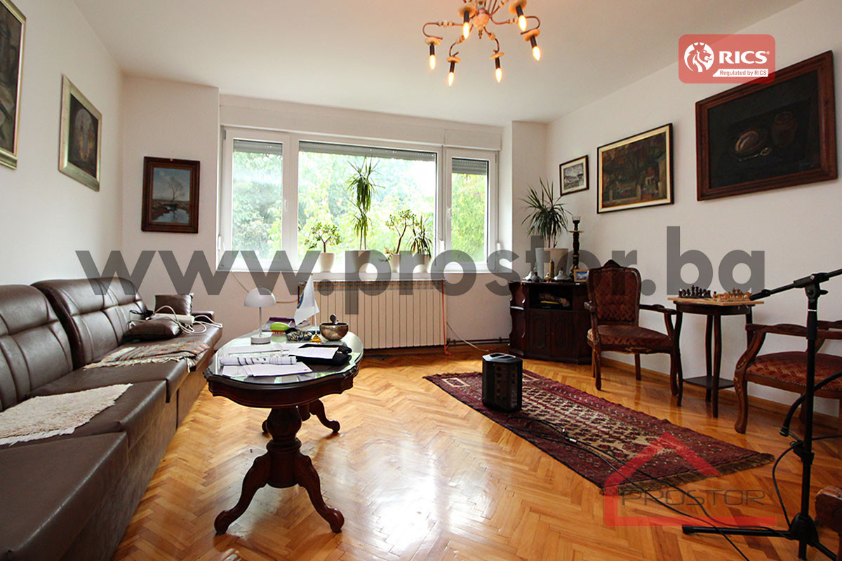 PROSTOR izdaje: Trosoban stan, 90m2, Višnjik 2