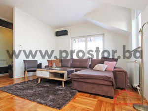 PROSTOR izdaje: Trosoban stan sa terasom i balkonom, Bistrik