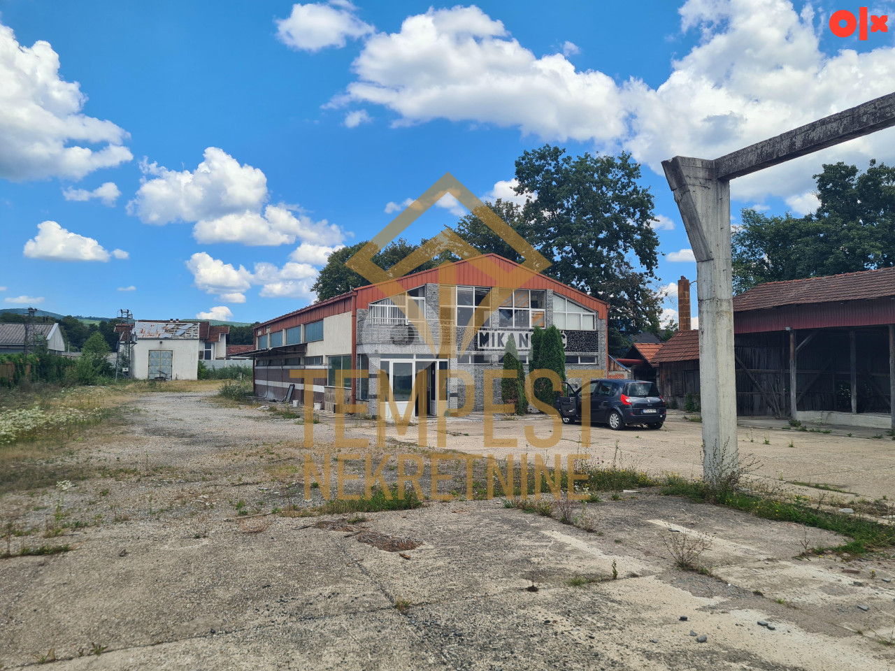 Hala/Skladište i zemljište uz magistralu Prijedor 2