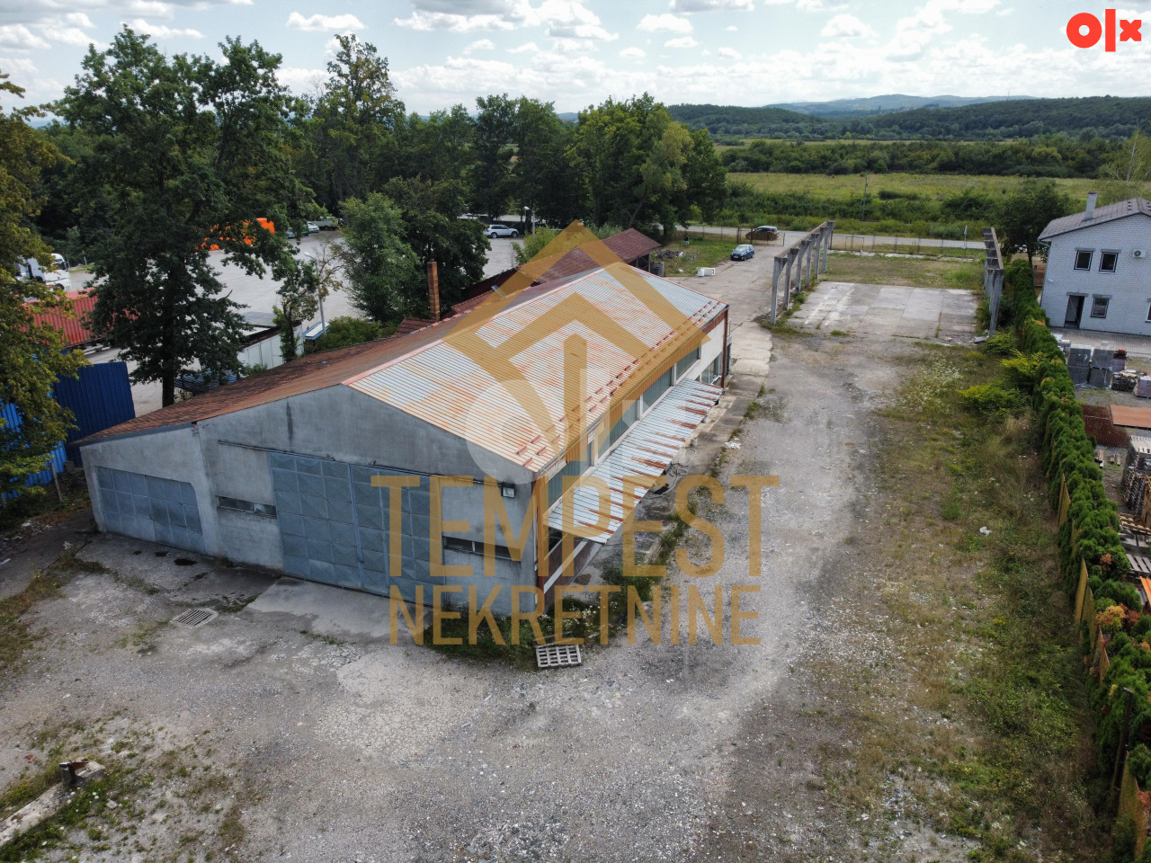 Hala/Skladište i zemljište uz magistralu Prijedor 7