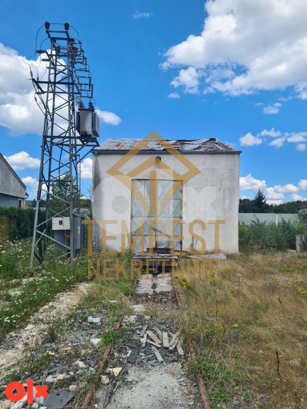 Hala/Skladište i zemljište uz magistralu Prijedor 14