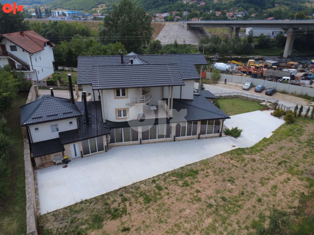 Villa Estiva - Luksuzna kuća i poslovni prostor Zenica 3