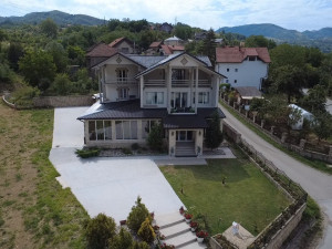 Villa Estiva - Luxury House and Business Space Zenica