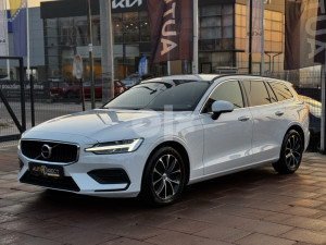 Volvo V60 2.0 B4 2022. 197KS Momentum Pro