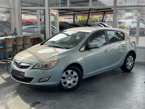 Opel Astra 1.7 CDTI 2010 Godina !