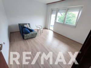 Kuća sa 2 odvojene stambene jedinice, plac 560m2, Pavlovac