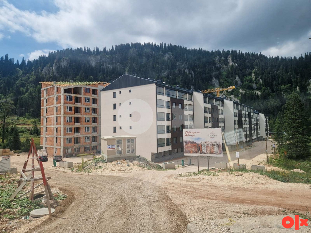 Stan apartman Jahorina 38 m2 opremljen komplet 4 sprat lift.