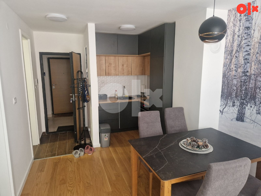 Stan apartman Jahorina 38 m2 opremljen komplet 4 sprat lift. 2