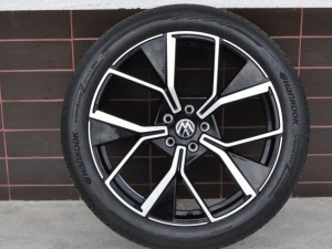 VW TIGUAN FELGE SA GUMAMA 20 *NOVO*
