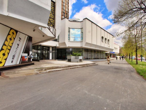 Poslovni prostor uz glavnu saobraćajnicu, Pofalići