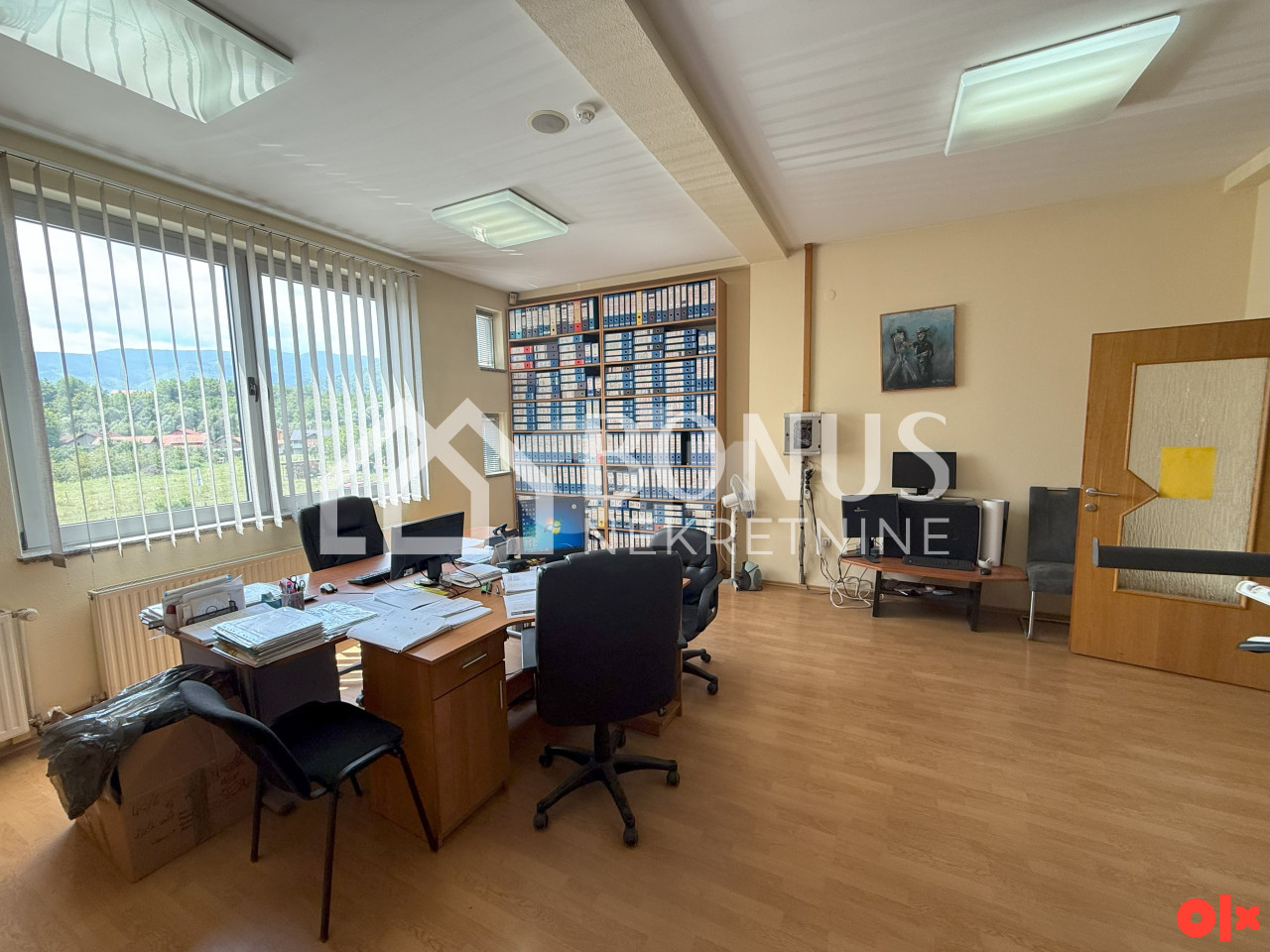 Poslovni objekat "IVA", Vitez 8