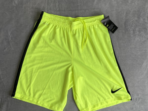 Nike Dri Fit šorc, L