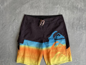 Quiksilver šorc, 32
