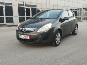 Opel Corsa D Odlicno Stanje! Mali potrosac Goriva