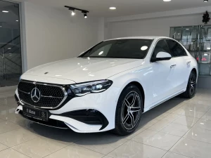 Mercedes-Benz E 220d 4M AMG SUPERSCREEN DIGITAL DISTR