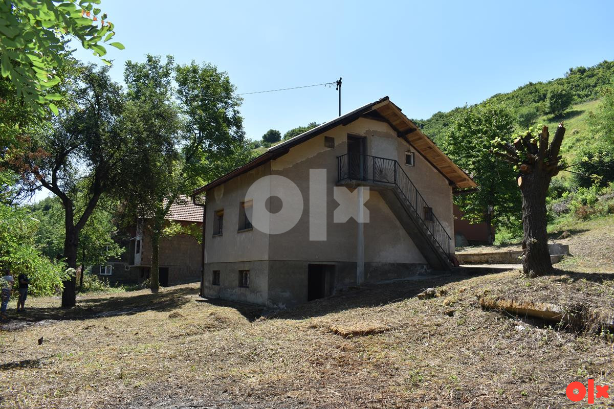 Imanje sa dvije kuće u Gornjem Vardištu